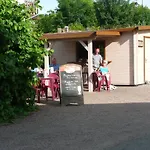 Campeggio Camping Du Vivier Aux Carpes *