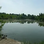 Camping Du Vivier Aux Carpes Parigi