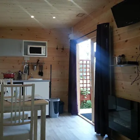 Camping Du Vivier Aux Carpes * Paryż